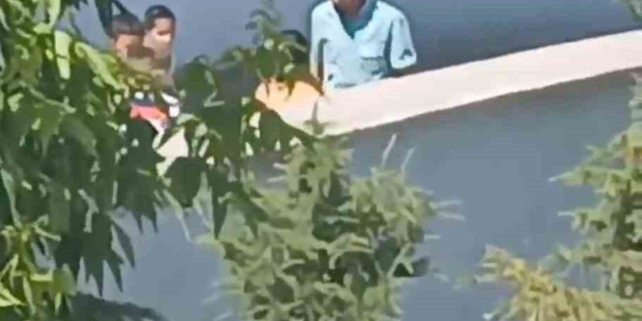 Öğretmen Öğrencisini Acımadan Tokatladı