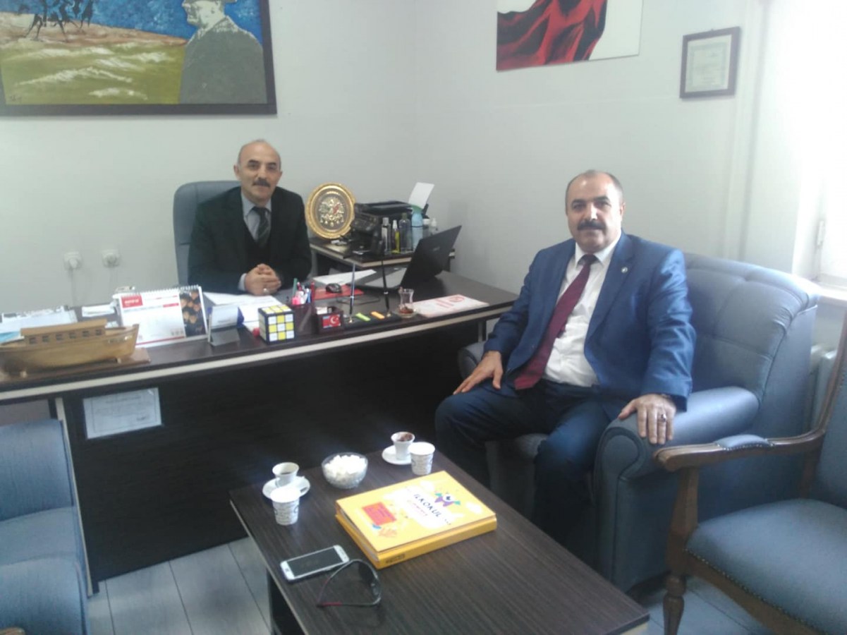 Okul müdürümüzü çakallara yedirtmeyiz