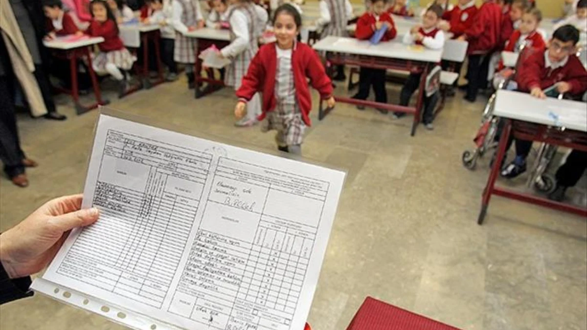 Karne Öncesi Devamsızlık Artışı Öğretmenleri Mağdur Edebilir Mi?