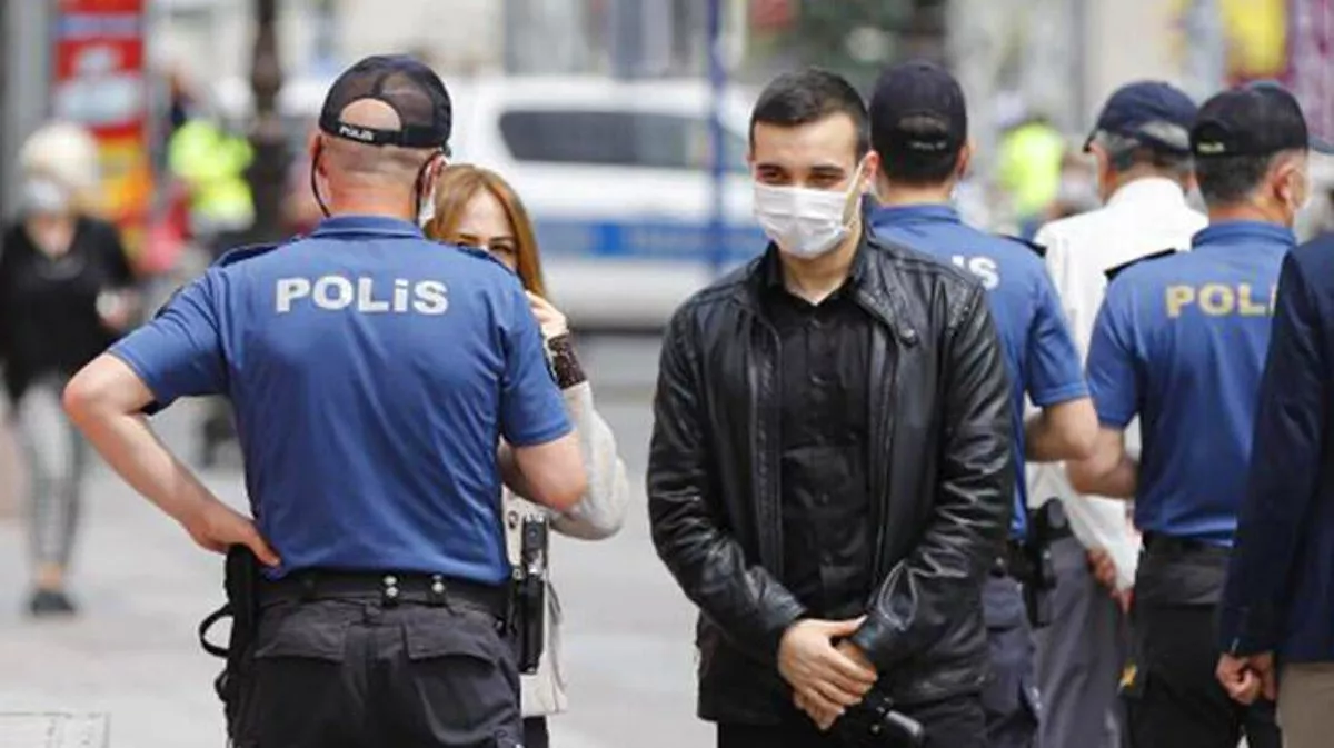 Salgında maske takmayanlara verilen cezalar Torba Kanunu ile  silinecek.