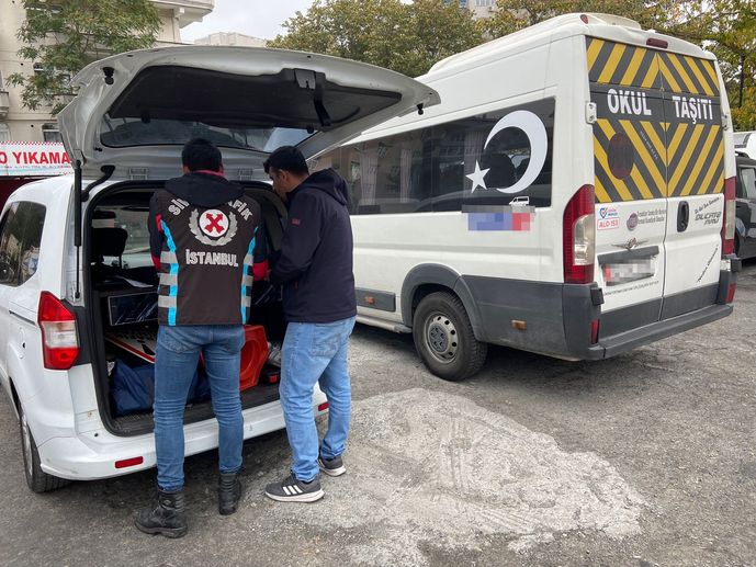 Bunu da gördük! Okul servisinde bakın ne çıktı?