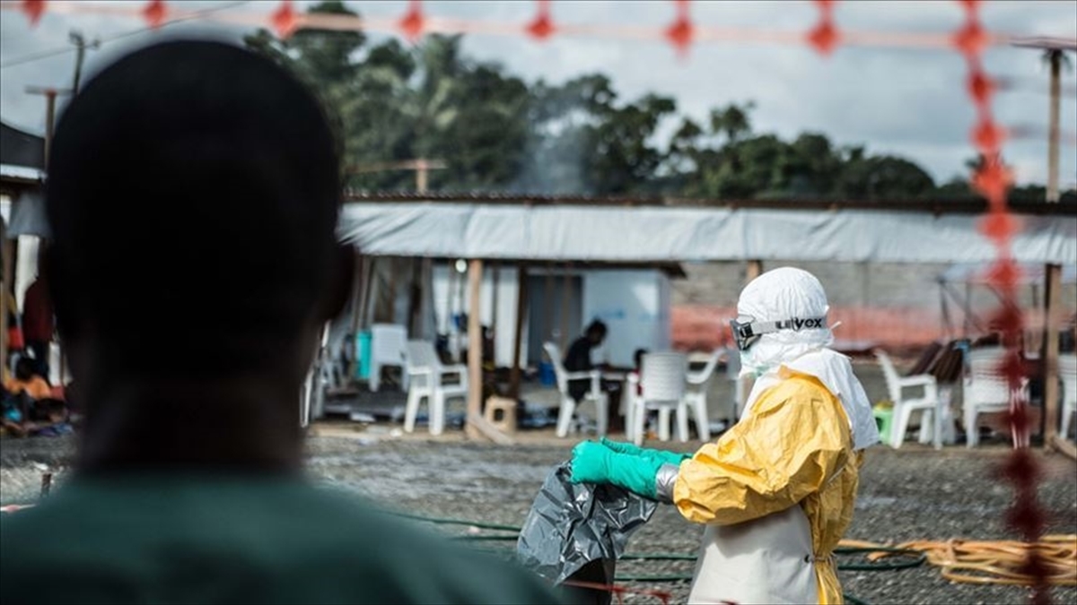 Altı öğrencide Ebola tespit edildi