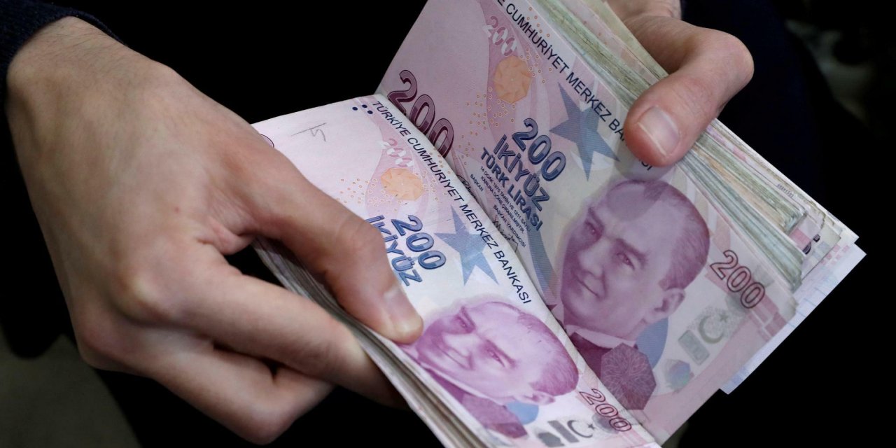 Ünlü ekonomist memur maaşlarıyla alakalı net rakam verdi