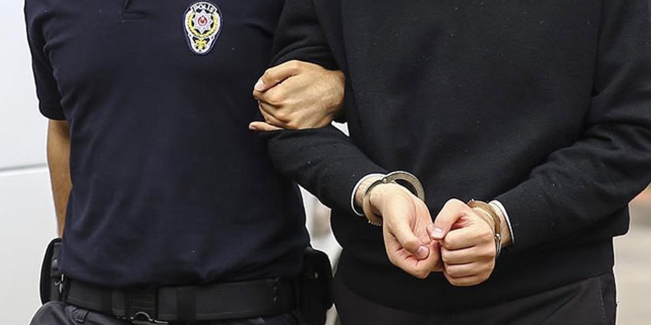 Öğrenci tuvaletine kamera koyduğu iddia edilen hizmetli gözaltına alındı