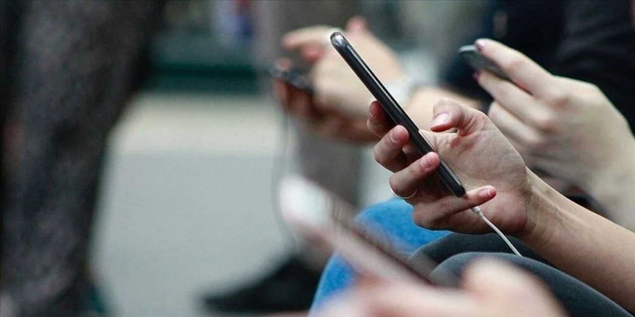 Yükseköğretim öğrencilerine vergisiz cep telefonu ve internet desteği müjdesi! İşte detaylar!