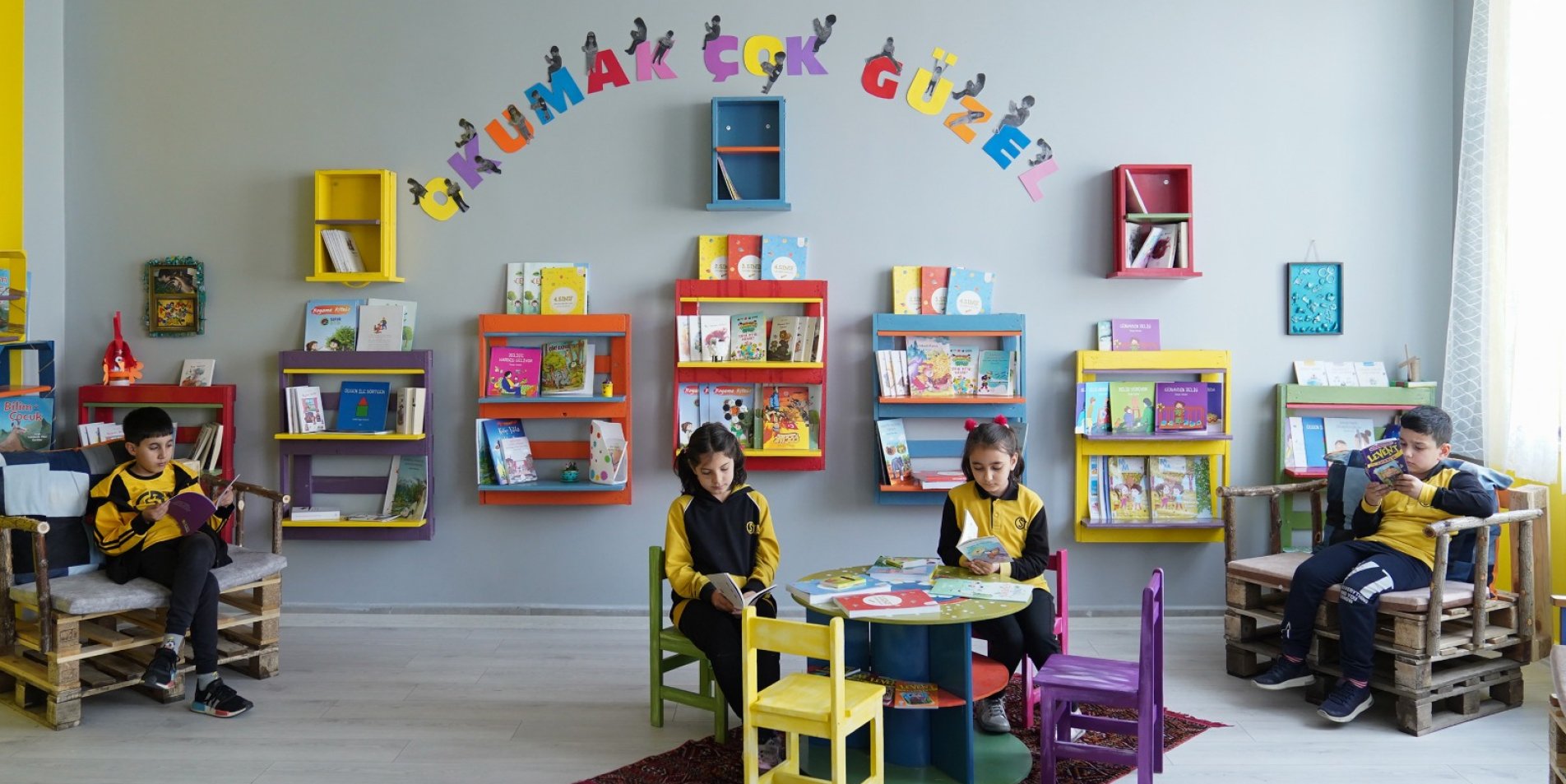 Öğretmenlerden Çocuk Edebiyatına Katkı: "Öğretmen, Yazar; Çocuk Çiçek Açar" Hikâye Yazma Yarışması Başladı!