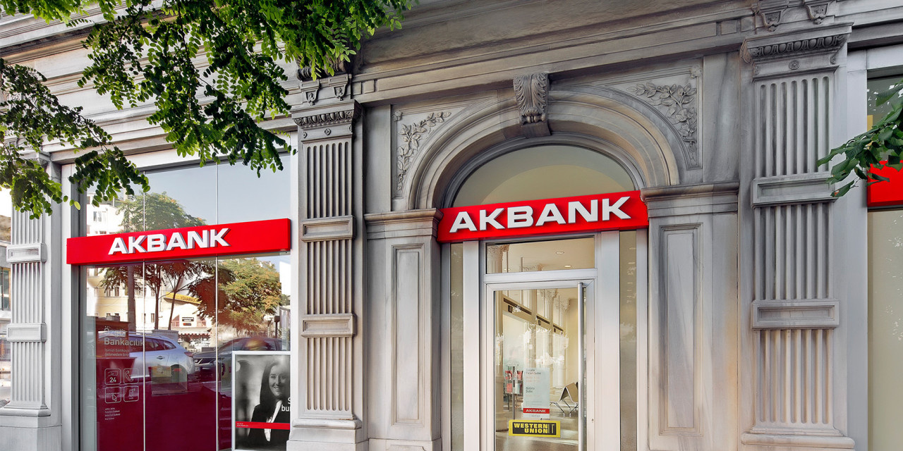 Akbank, müşterilerine görülmemiş bir kampanya sunarak Audi A6 hediye ediyor