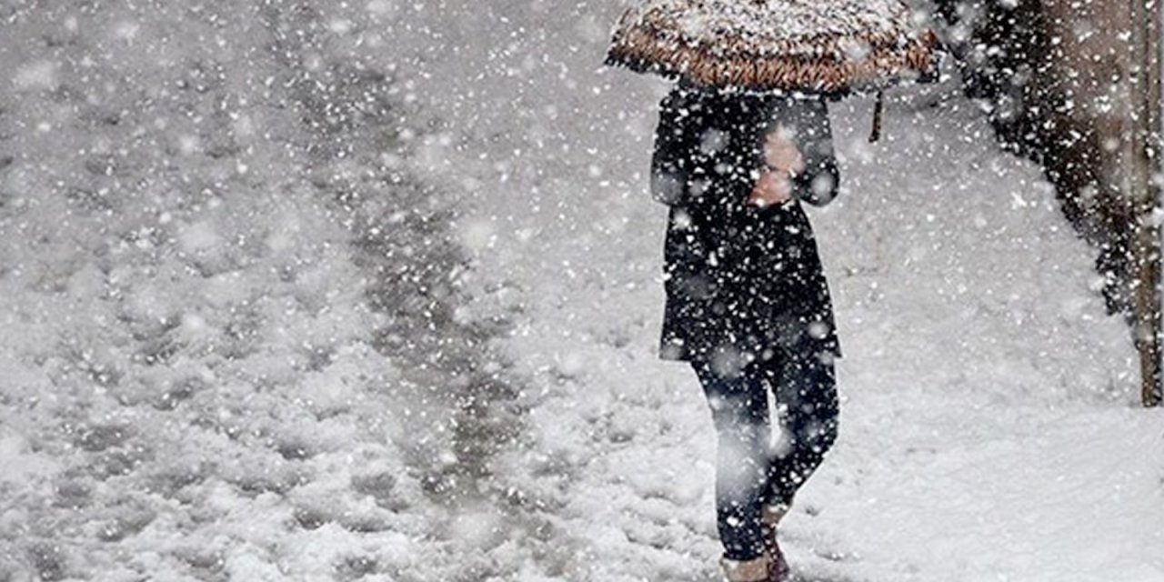 Meteoroloji uzmanı 2 ili uyardı: Gece kuvvetli kar yağışı olacak! Okullar tatil olabilir..