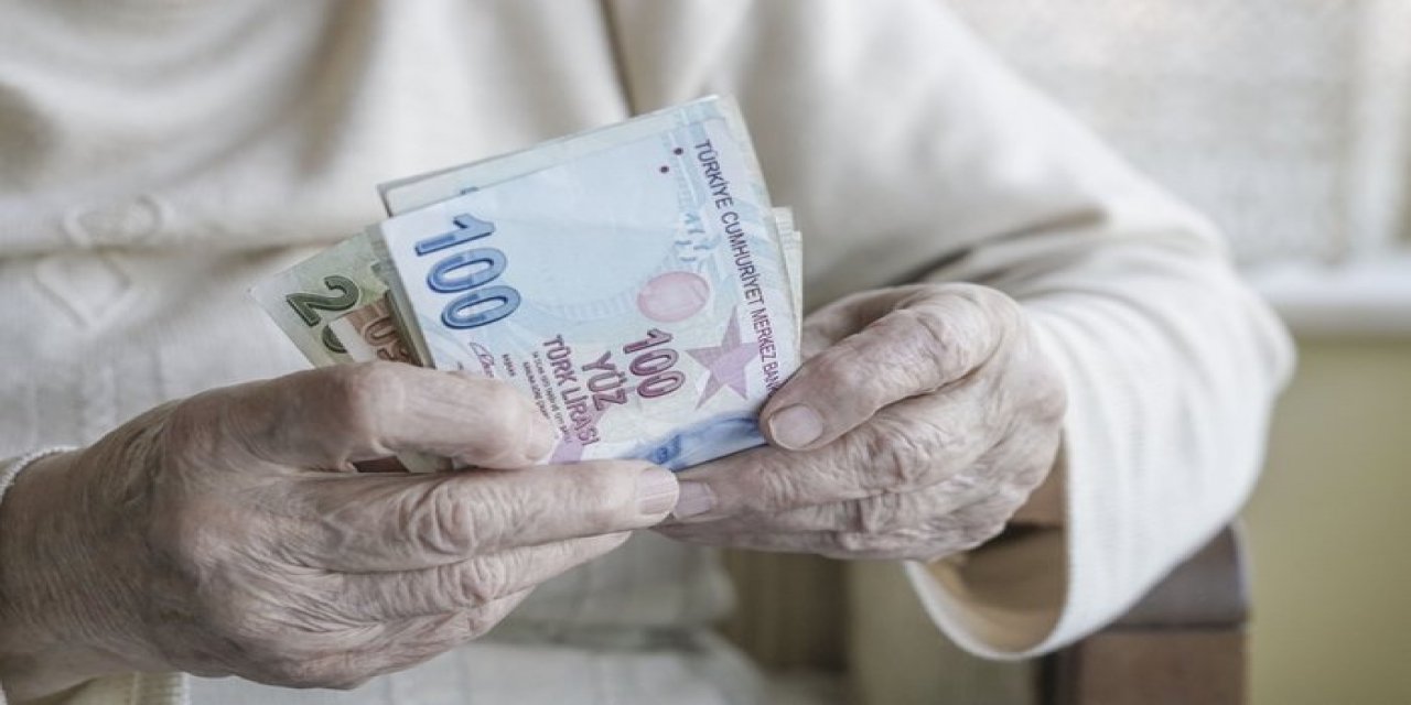 Emekli maaşlarına yılbaşında yüzde 52 zam yapılacak