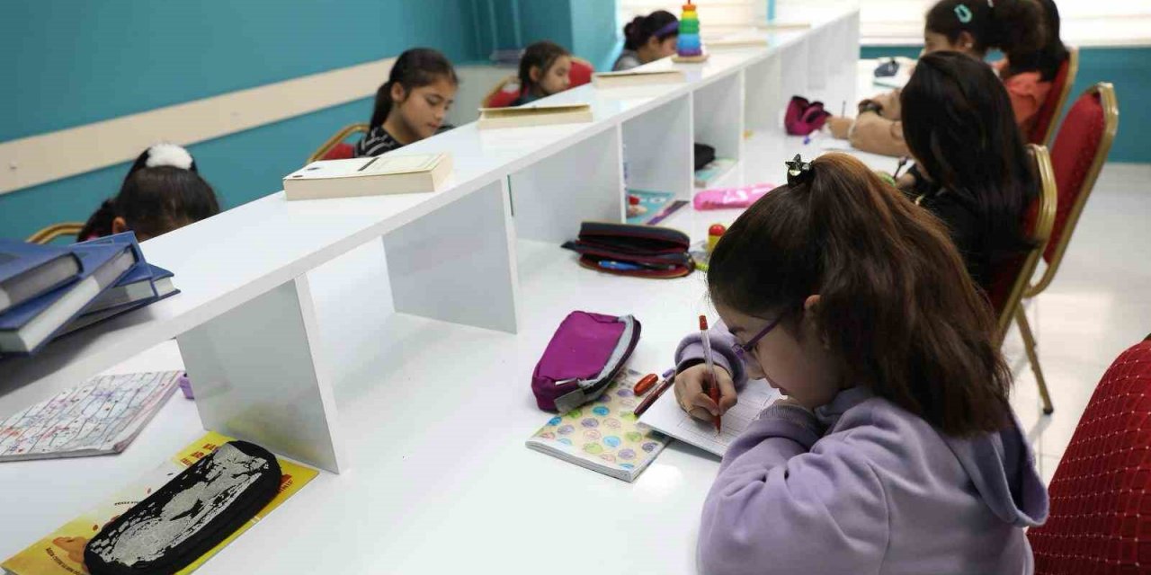 Büyükşehir Belediyesi Öğrenciler İçin Ödev Merkezi Hizmetini Başlattı!