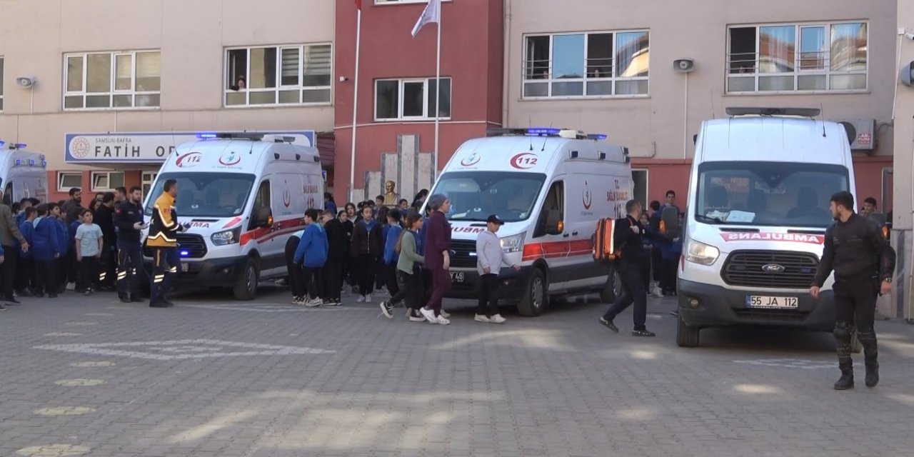 Ortaokulda Gıda Zehirlenmesi Şüphesi: 9 Öğrenci Hastanelik Oldu