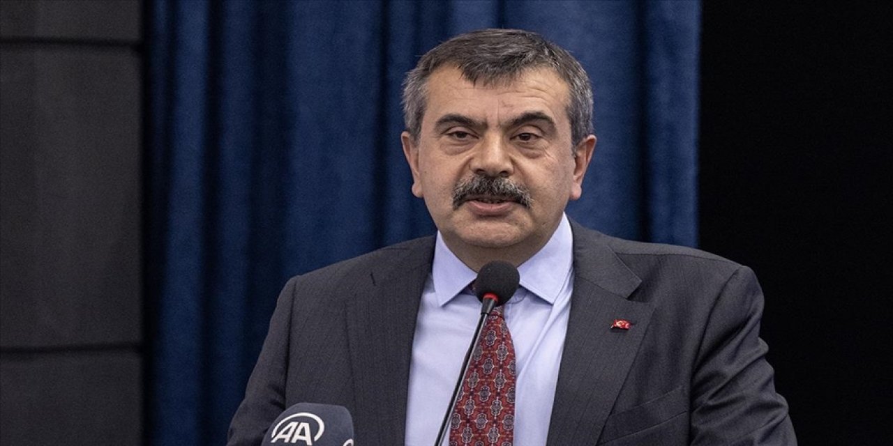 Bakan Tekin'den okul müdürleri ve öğretmenleri ilgilendiren yönetmelik açıklaması