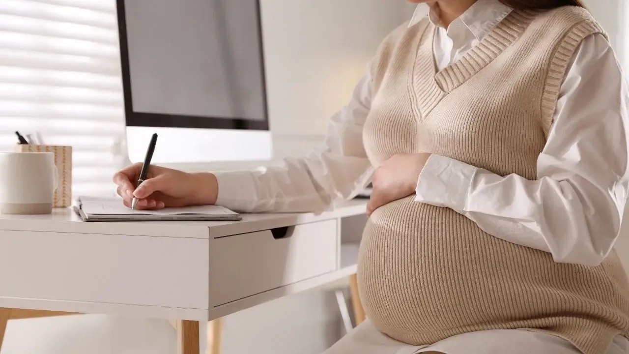 Devlet Memurlarına Doğum Sonrası Yarı Zamanlı Çalışma Hakkı Resmen Yürürlükte: İşte Tüm Detaylar!