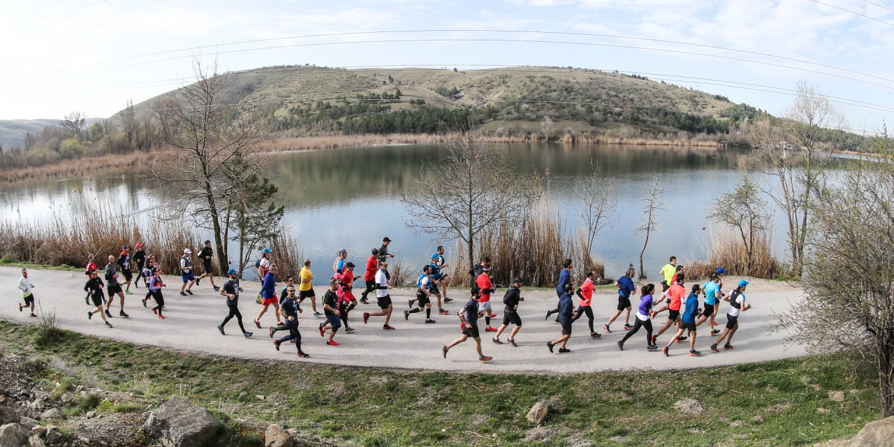 MEB’de Sabah Mesaisi Öncesi Yürüyüş Geleneği: Bakan Yusuf Tekin Öncü Oldu, Gözler İl Müdürlerinde