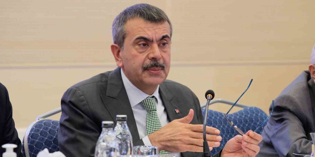 Bakan Yusuf Tekin'den Ders Kitaplarıyla Alakalı Net Talimat
