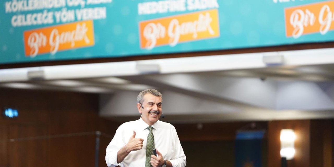 Bakan  Yusuf Tekin, Cumhurbaşkanı ile Gezi Anısını Anlattı: “Okul Müdürlerini Görevden Aldım”