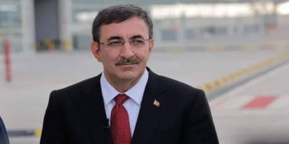 Cumhurbaşkanı Yardımcısı Yılmaz'dan Öğretmenlere Övgü Dolu Sözler