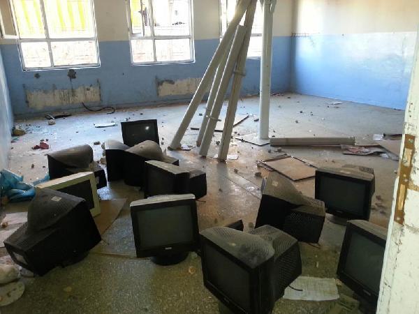 Okuldan 12 bilgisayar çalındı