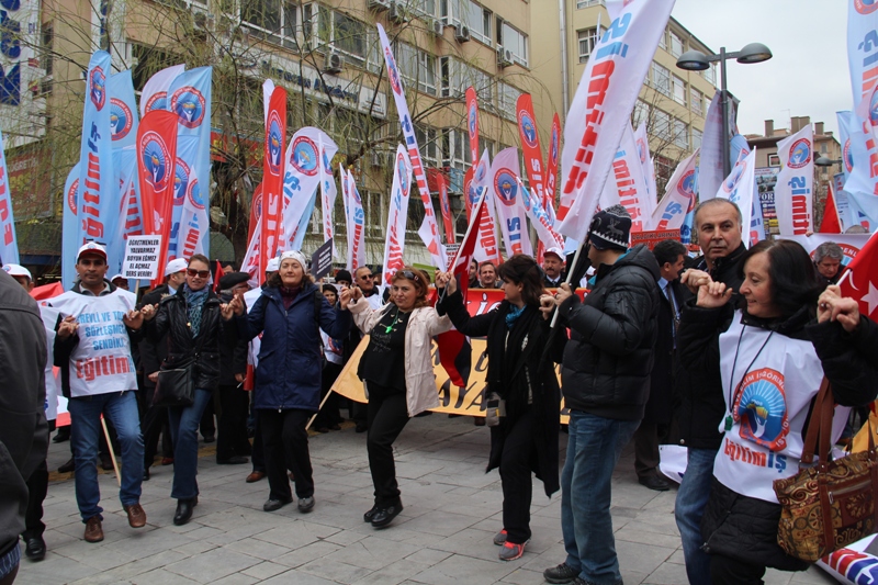 EĞİTİM İŞ’E ANKARA’DA GAZLI MÜDAHALE