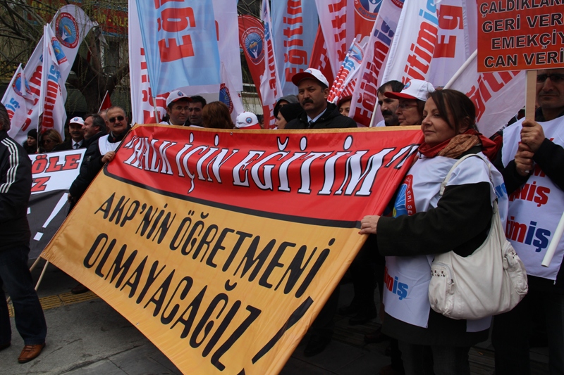 EĞİTİM İŞ’E ANKARA’DA GAZLI MÜDAHALE