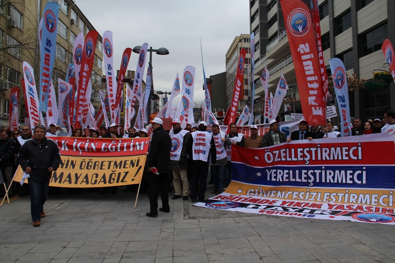 EĞİTİM İŞ’E ANKARA’DA GAZLI MÜDAHALE
