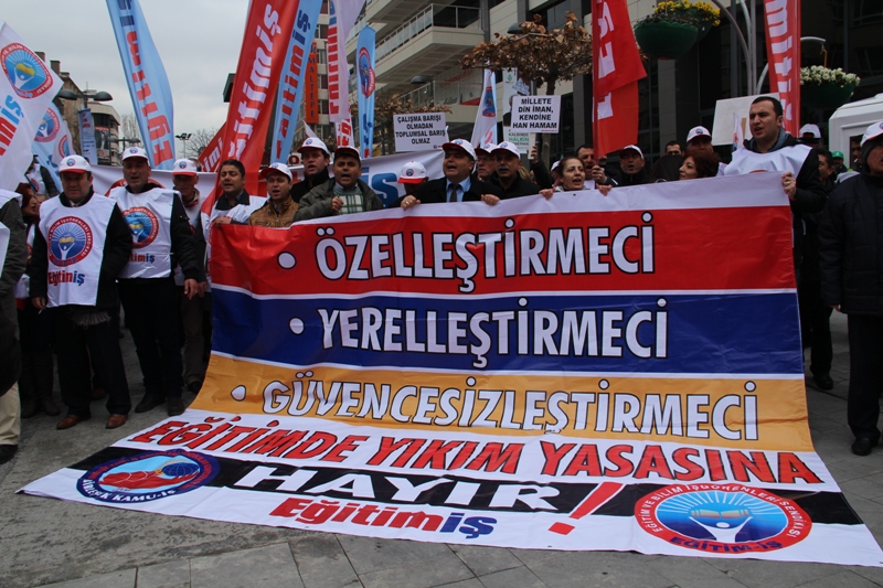 EĞİTİM İŞ’E ANKARA’DA GAZLI MÜDAHALE