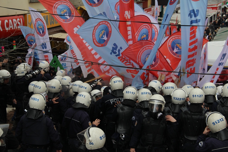 EĞİTİM İŞ’E ANKARA’DA GAZLI MÜDAHALE