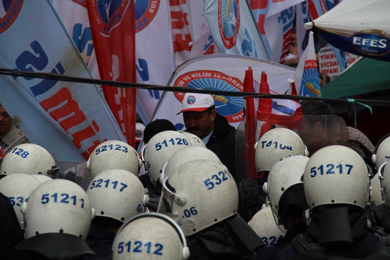 EĞİTİM İŞ’E ANKARA’DA GAZLI MÜDAHALE