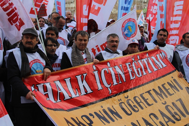 EĞİTİM İŞ’E ANKARA’DA GAZLI MÜDAHALE
