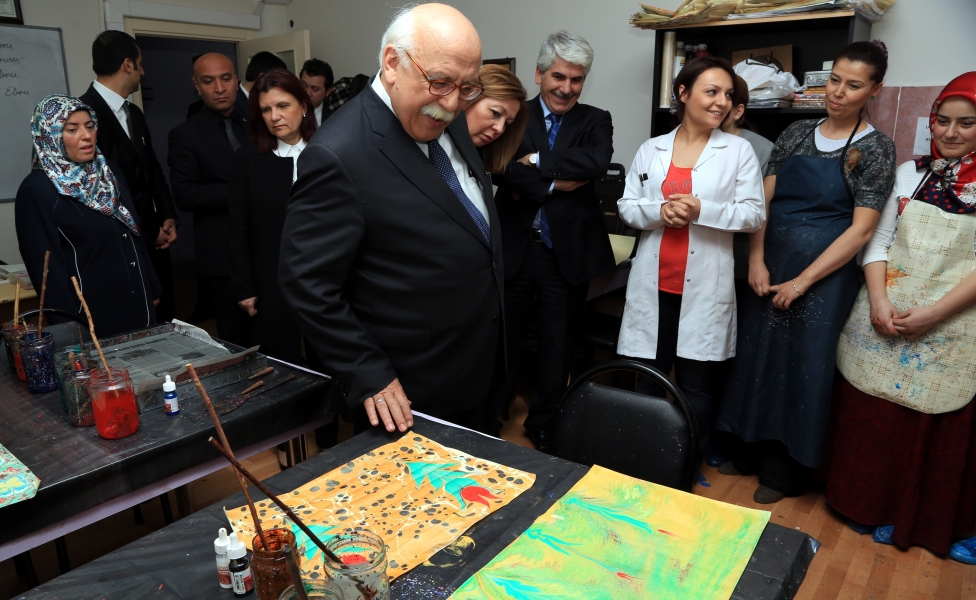 Bakan Avcı, Eskişehir´de Okullar Arası Futbol Turnuvası’nın Açılışını Yaptı