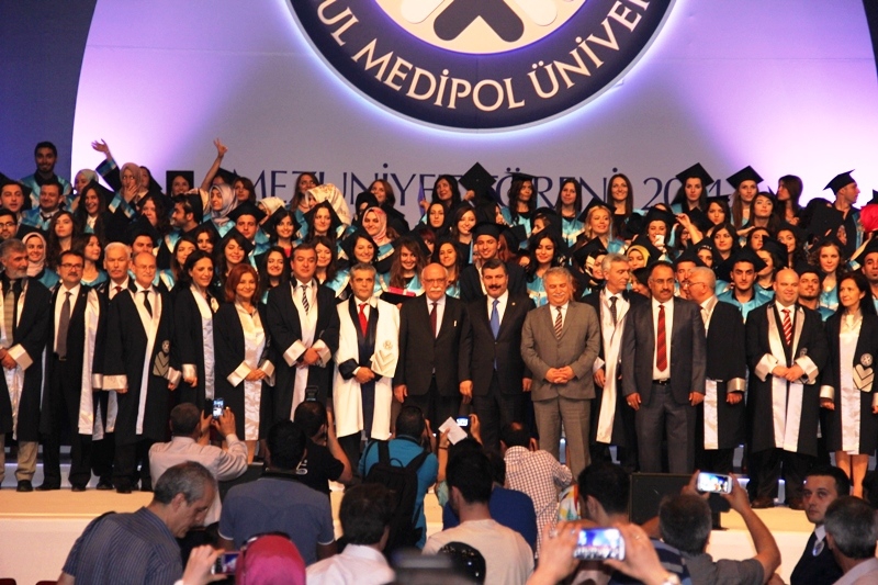 Bakan Avcı, İstanbul Medipol Üniversitesi Mezuniyet Törenine Katıldı
