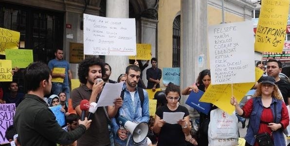 Ataması yapılmayan branş öğretmenleri eylemde