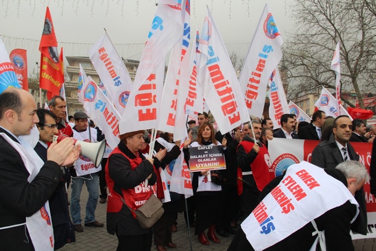 LAİK EĞİTİM VE EMEĞE SAYGI YÜRÜYÜŞÜ BURSA’DA