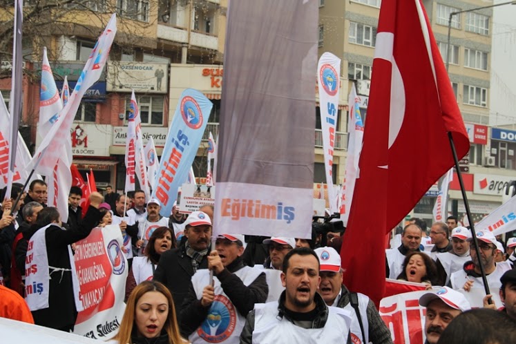 LAİK EĞİTİM VE EMEĞE SAYGI YÜRÜYÜŞÜ BURSA’DA