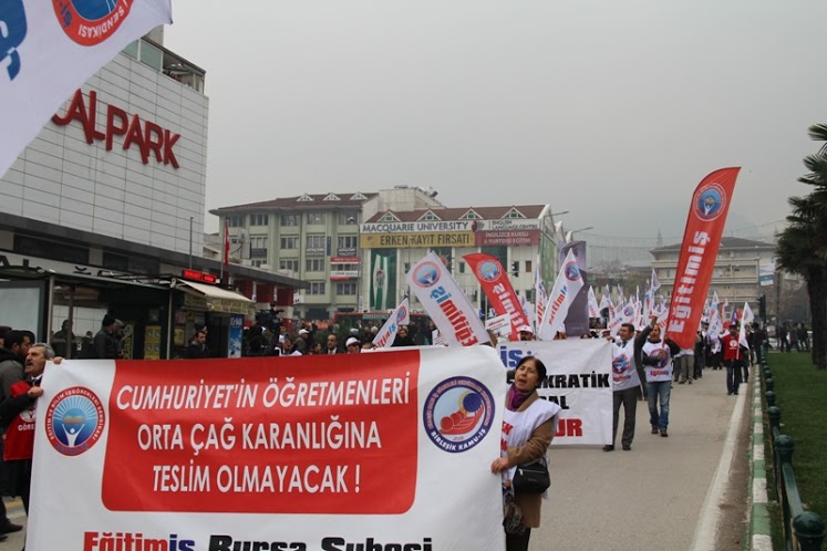 LAİK EĞİTİM VE EMEĞE SAYGI YÜRÜYÜŞÜ BURSA’DA