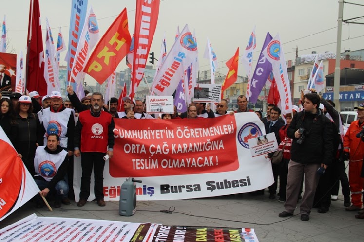 LAİK EĞİTİM VE EMEĞE SAYGI YÜRÜYÜŞÜ BURSA’DA