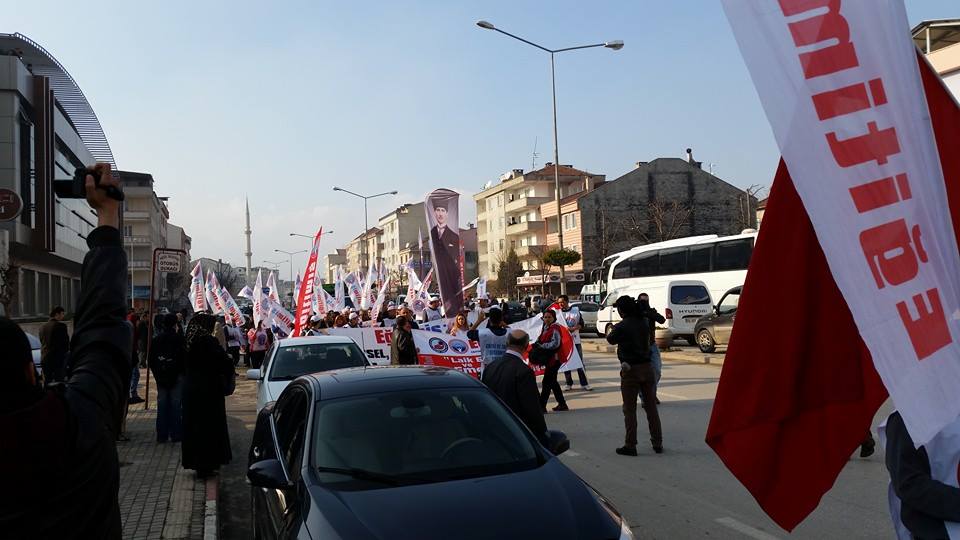 LAİK EĞİTİM VE EMEĞE SAYGI YÜRÜYÜŞÜ BURSA’DA