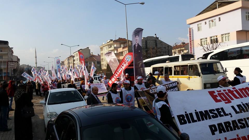LAİK EĞİTİM VE EMEĞE SAYGI YÜRÜYÜŞÜ BURSA’DA