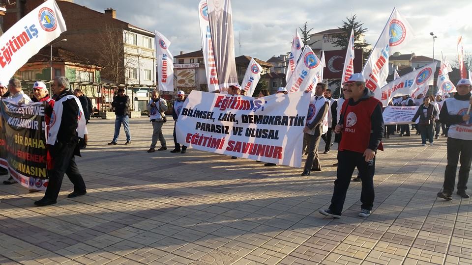 LAİK EĞİTİM VE EMEĞE SAYGI YÜRÜYÜŞÜ BURSA’DA