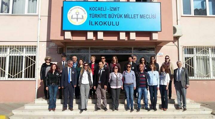 EĞİTİM-İŞ: İLK DERSLERE GİRMEDİK, ALANLARA İNDİK