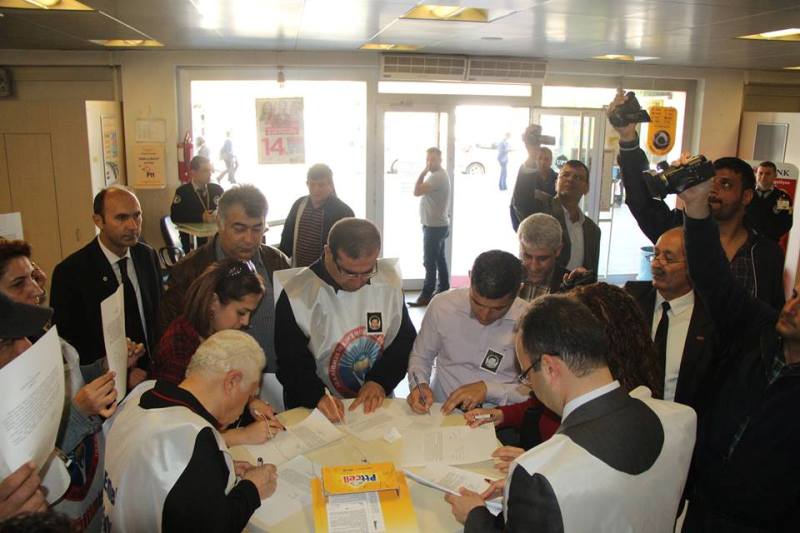 EĞİTİM-İŞ: İLK DERSLERE GİRMEDİK, ALANLARA İNDİK