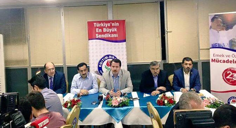 Partilerin vaatlerinin siyaseten mi hakikaten mi olduğunu toplu sözleşme masasında göreceğiz