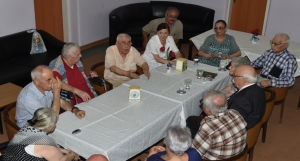 Bakan Avcı Öğretmen Huzurevi´ni ziyaret etti