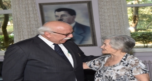 Bakan Avcı Öğretmen Huzurevi´ni ziyaret etti