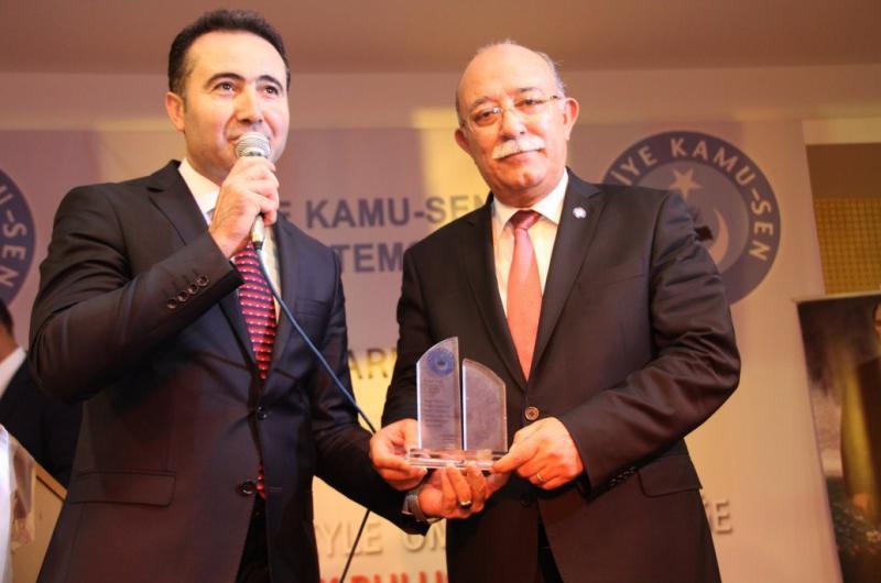 KENDİ YANDAŞLARINIZA MAKAM DAĞITIRKEN, “SEN BEN YOK, TÜRKİYE VAR” DEMEDİNİZ!