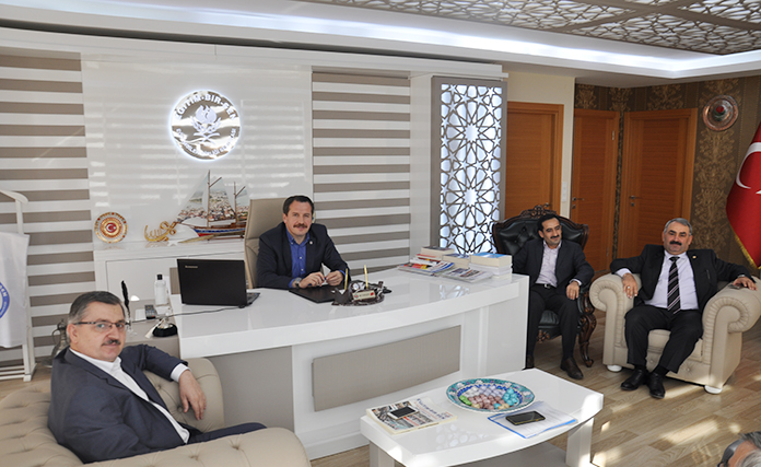 Ahmet Gündoğdu Ve Halil Etyemez'den Eğitim Bir Sen'e Ziyaret