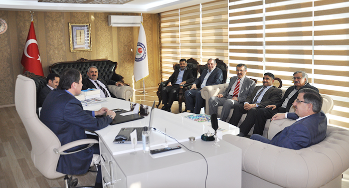 Ahmet Gündoğdu Ve Halil Etyemez'den Eğitim Bir Sen'e Ziyaret