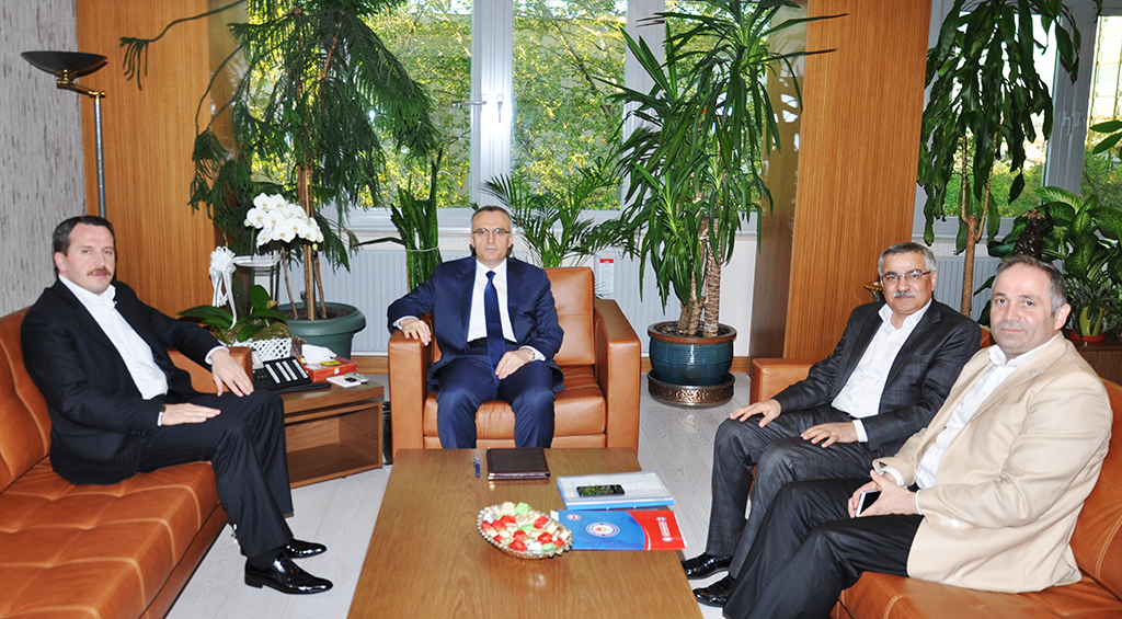 Öğretmenlerin Sınav Ücretleri Konusu Bakanlarla Görüşüldü