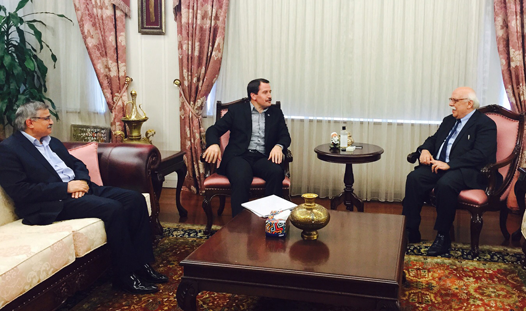 Öğretmenlerin Sınav Ücretleri Konusu Bakanlarla Görüşüldü