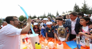 Bakan Avcı, Çankaya Köşkü´nde 23 Nisan Çocuk Şenliği´ne katıldı